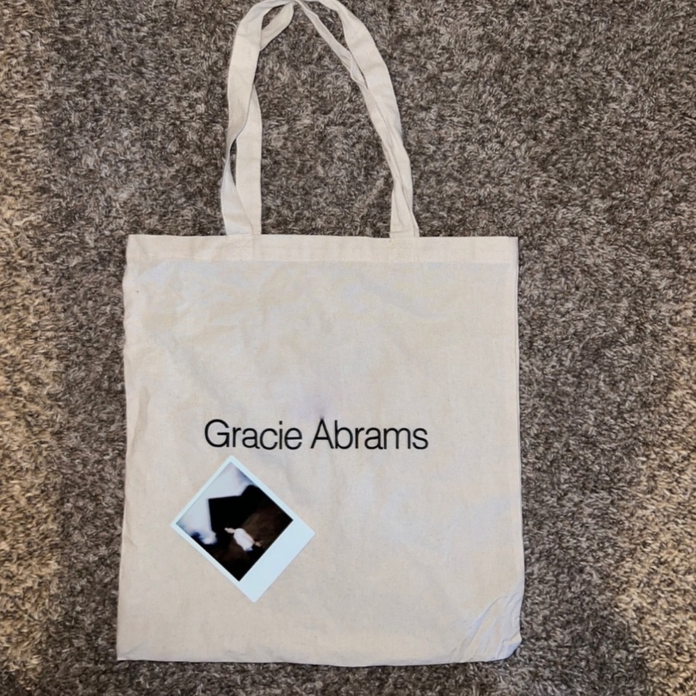 gracie abrams vip merch